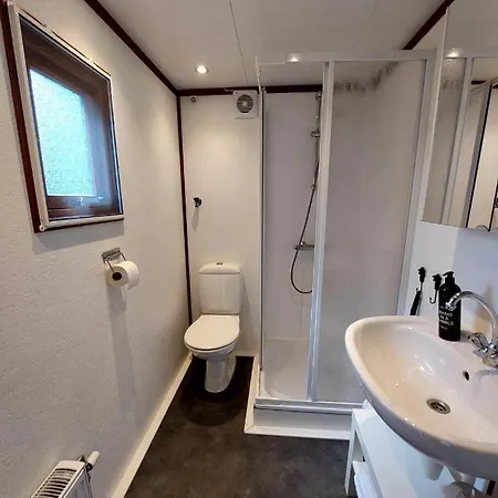 Fijn Chalet In Prachtige Natuur Met Airconditioning Alpesi faház *
